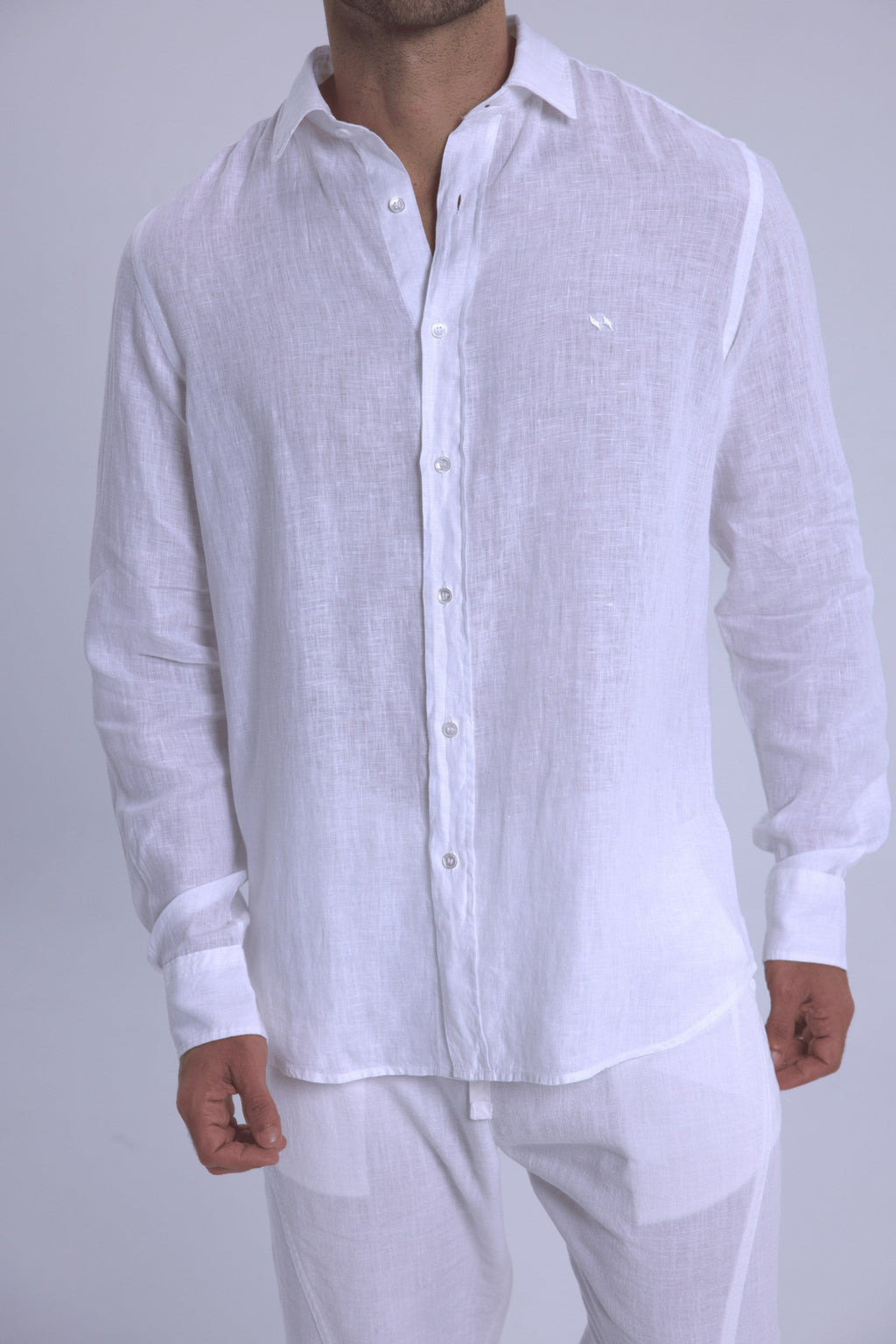 The Najib linen shirt in white